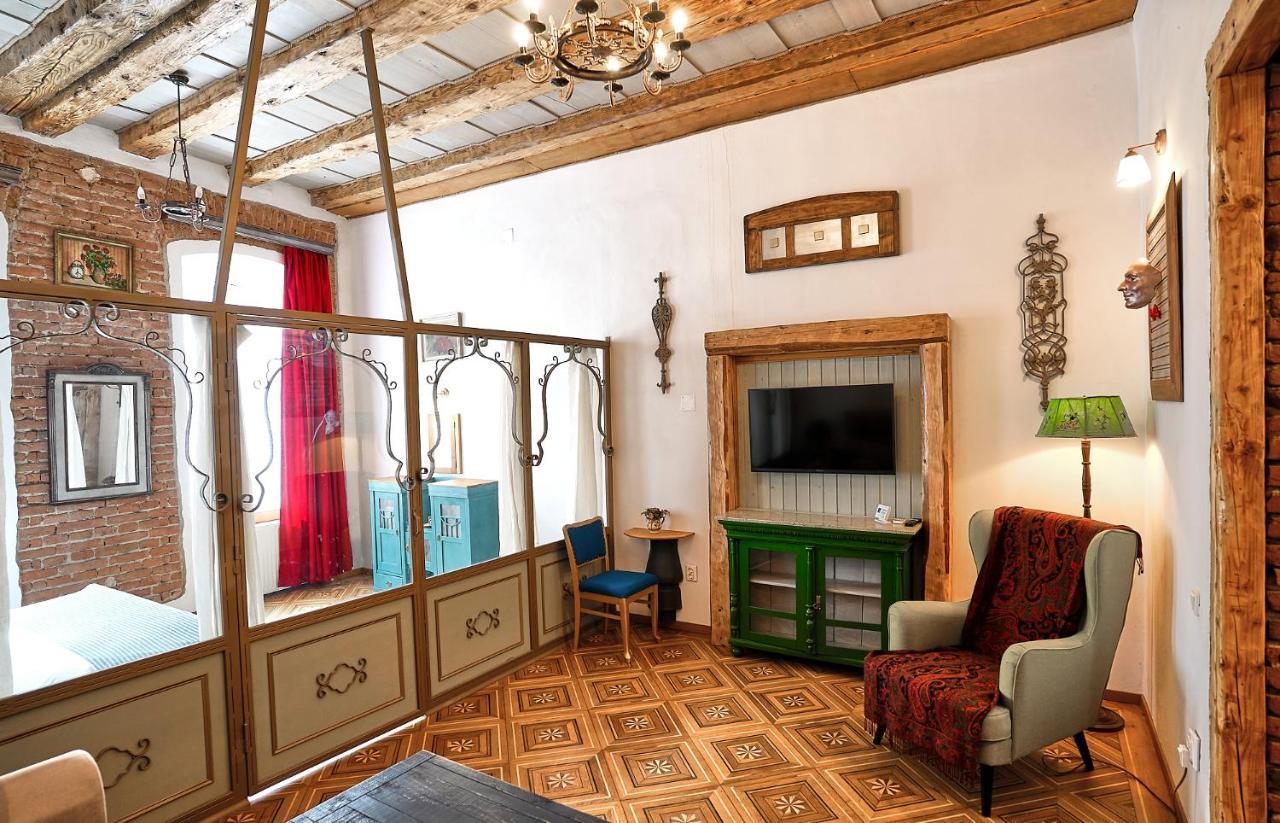 1881 Brasov Old Town Apartments エクステリア 写真